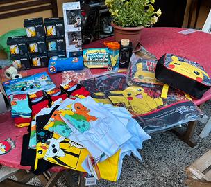 Lotto Pokemon maglietta tazza zaino calzetti ecc