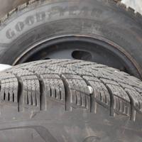 Gomme invernali 195/65 R 15 con cerchioni ferro