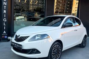 Lancia Ypsilon 1.0 FireFly S&S Hybrid Platino