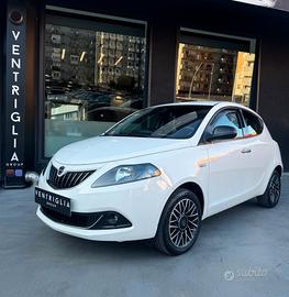 Lancia Ypsilon 1.0 FireFly S&S Hybrid Platino