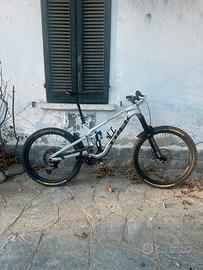 TREK SLASH