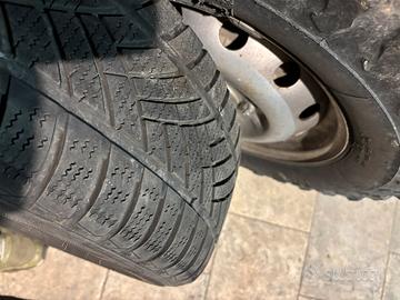 Gomme invernali + cerchi 215/60 R16 99H
