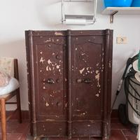 Cassaforte con chiavi