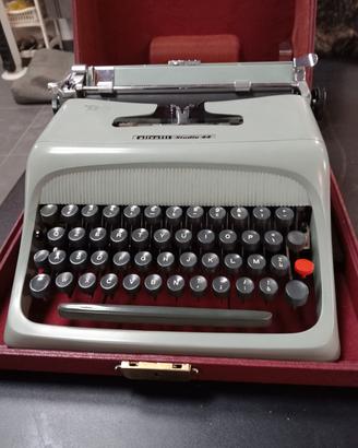 Olivetti studio 44 