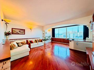 Attico / Mansarda di 164 m² con 3 locali e box aut