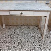 TAVOLO CON BASE IN MARMO