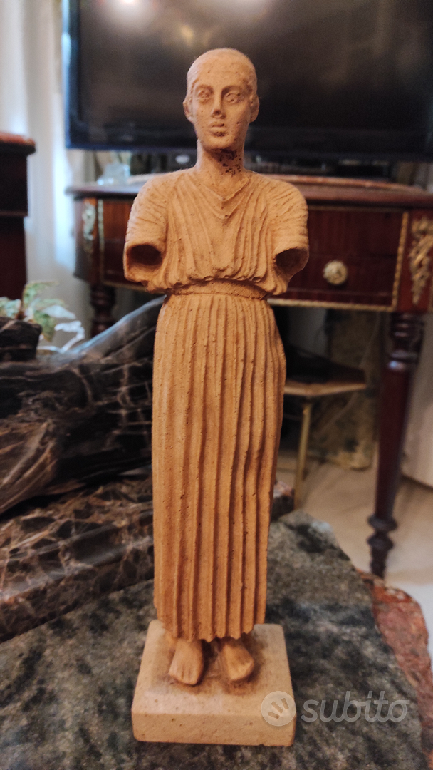 Figura auriga di Delfi in travertino - Collezionismo In vendita a Crotone