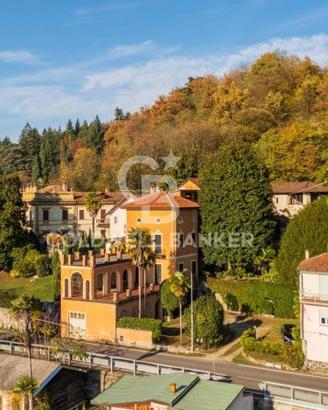 Villa di 836 m² con più di 5 locali e box auto dop