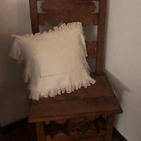 Sedia, mensola, tavolino