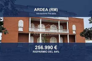 Immobile in asta di 499 m² con più di 5 locali a A