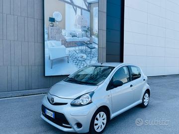 Toyota Aygo 1.0 12V VVT-i 5 porte Active Connect