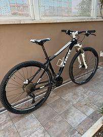 Bici MB Trek taglia M ruote 29