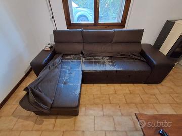 Divano letto con 2 puff