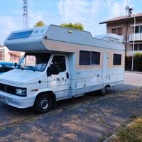 Camper pilote r590