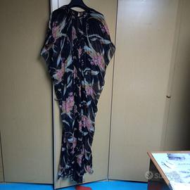 Tubino nero lungo con sopraveste plissettata