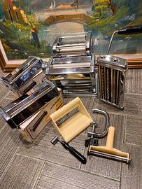 Macchina per la pasta Atlas con accessori