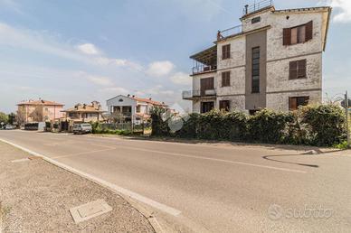 5 LOCALI A BASSANO ROMANO