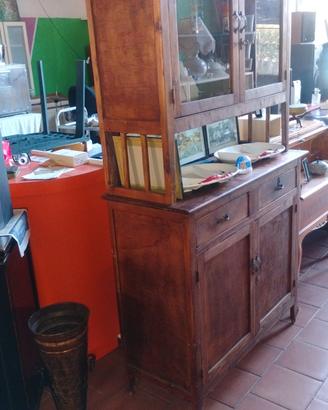 Credenza arte povera con cristalliera