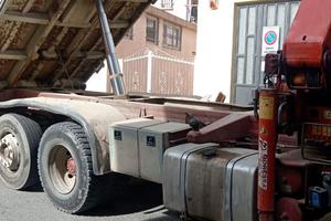 Iveco 190 26 ribaltabile con gru