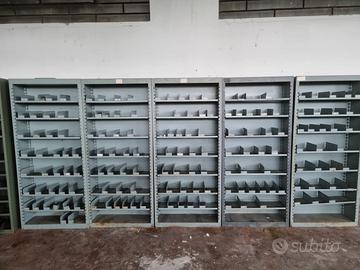 Scaffalature metalliche portaminuterie Armes