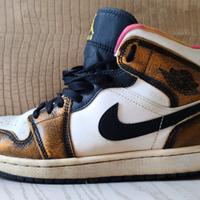 AIR JORDAN 1 Mid Nero Oro Metallico Tg 41 Tye-Dye
