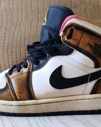 AIR JORDAN 1 Mid Nero Oro Metallico Tg 41 Tye-Dye