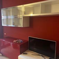 Mobile rosso laccato da sala