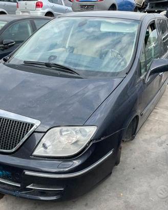 Ricambi usati per Lancia Phedra 2.2 MJT del 2008