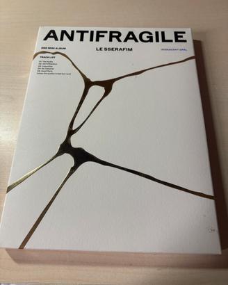 LE SSERAFIM – Album Antifragile (Iridescent Opal)