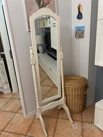 Specchio da terra shabby