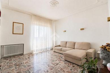 4 LOCALI A FERMO