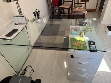 Scrivania in vetro con cassettiera