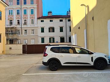 Posto auto zona Rive/San Vito