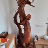 Drago in legno intarsiato
