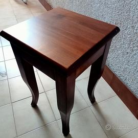 sgabello in legno 