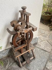 Filarello in legno antico