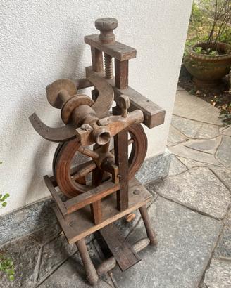Filarello in legno antico