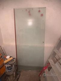 porta scorre in vetro temperato a righe