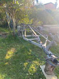 Rimorchio porta barca