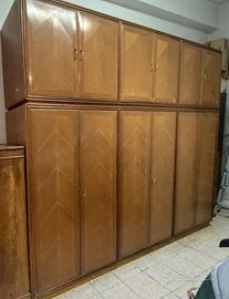 Armadio vintage in legno - color noce