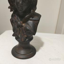 bustino di donna in bronzo 