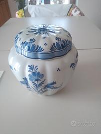 Centro tavola in porcellana olandese della Manifat