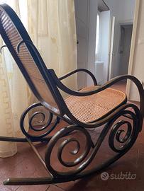 Sedia dondolo Thonet originale