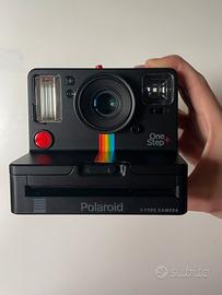 Polaroid One step + i-type camera