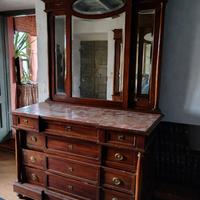 Cassettone antico con specchiera e piano in marmo