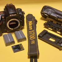 Nikon D700 + Battery Grip  – 77k scatti