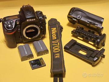Nikon D700 + Battery Grip  – 77k scatti
