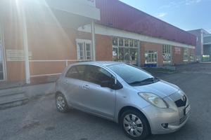 Toyota Yaris 1.0 5 porte