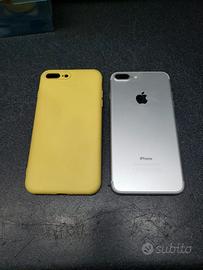 iPhone 7 plus con due cover