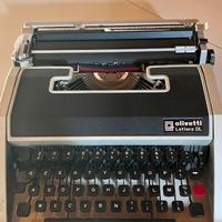 Macchina da scrivere Olivetti